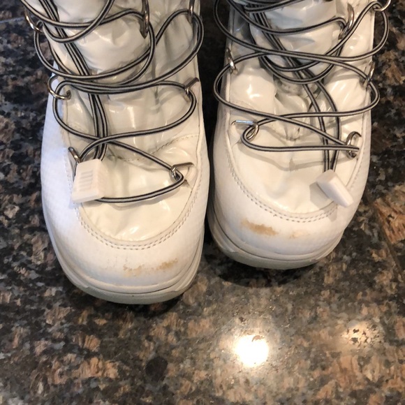 Lightweight Snow boots by khombu - Picture 3 of 5